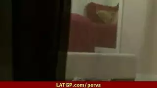 لقطات خفية: فعل منفرد لمراهقة تعبث بكستها حتى الذروة