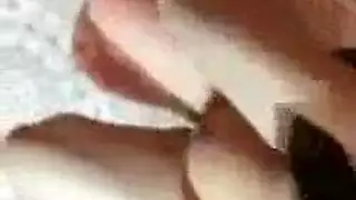 قحبة عراقية ساخنة و علقة بكفاية تتناك من طيزها المدورة 2018