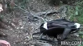 كسر عذراء: بداية مراهقة جزائرية