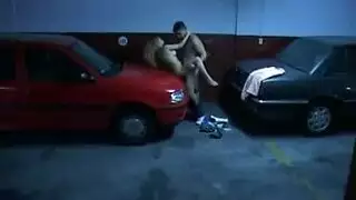 مشهد محارم قوي: أخ يضاجع أخته في أنقاض