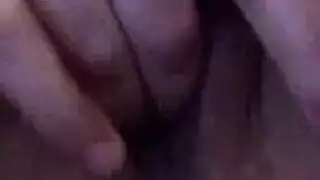 نجمة البورن جينا تأخذ جولة شرجية خشنة