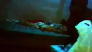 ثُلاثي جامح: عاهرتان تأخذان قضيب صديقهما في الفصل