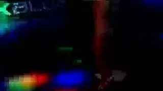 سمراء ساخنة تدخن وتضاجع مثل نجمة أفلام إباحية