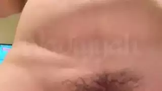 ثدي طبيعي كبير وكس مشعر عربية مثيرة في فيلم إباحي صريح