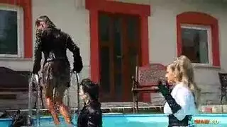 شبان ع فتاة