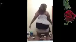 نساء مثاليات وتلعب فى زنبوره