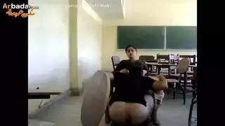 استاد حقير وعنيف يجبر طالبة علي نيك